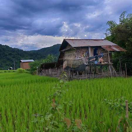 纳姆卡约拉霸度假村 Ban Kat  外观 照片